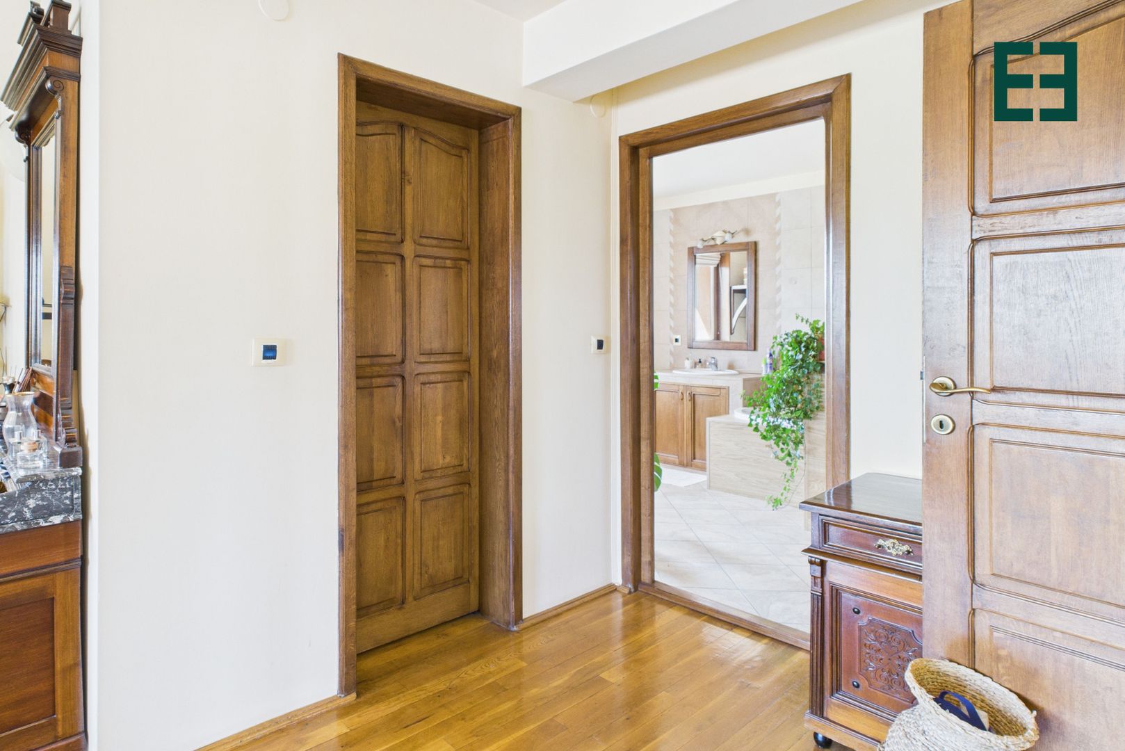 Vilă cu 6 camere - Zona Subcetate - Arad - Poză 23