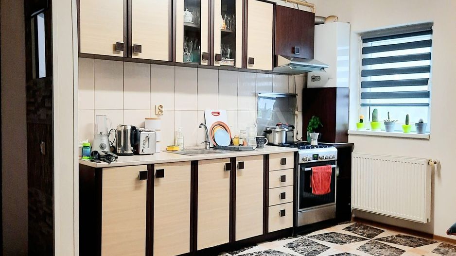 Apartament cu 3 camere in Floresti. - Poză 1