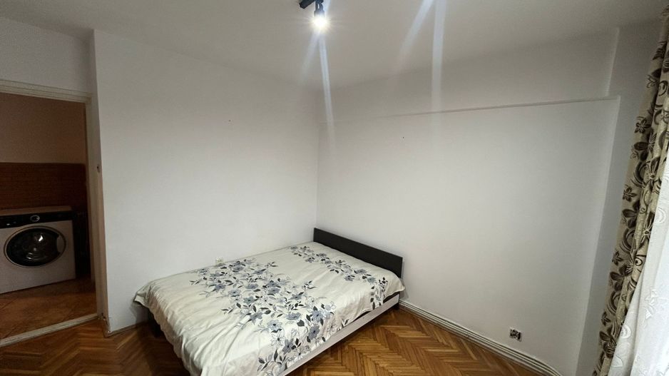 Apartament 2 camere, etaj 3 - zona Cetate - Poză 1