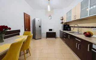 Casa spatioasa. Pretabil si pt. clinica, invatamant, camin varstnici. - Poză 25