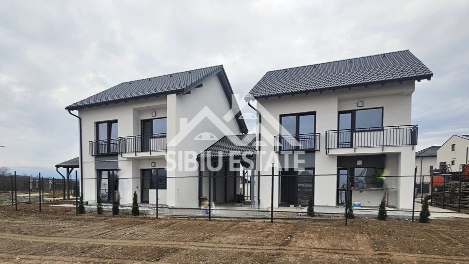 Casa Sibiu 4 camere, 2bai, terasa, carport, locatie Selimbar - Poză 1