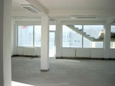 AZURA Imobiliare Pitesti - Spatiu Comercial Craiovei - Poză 3