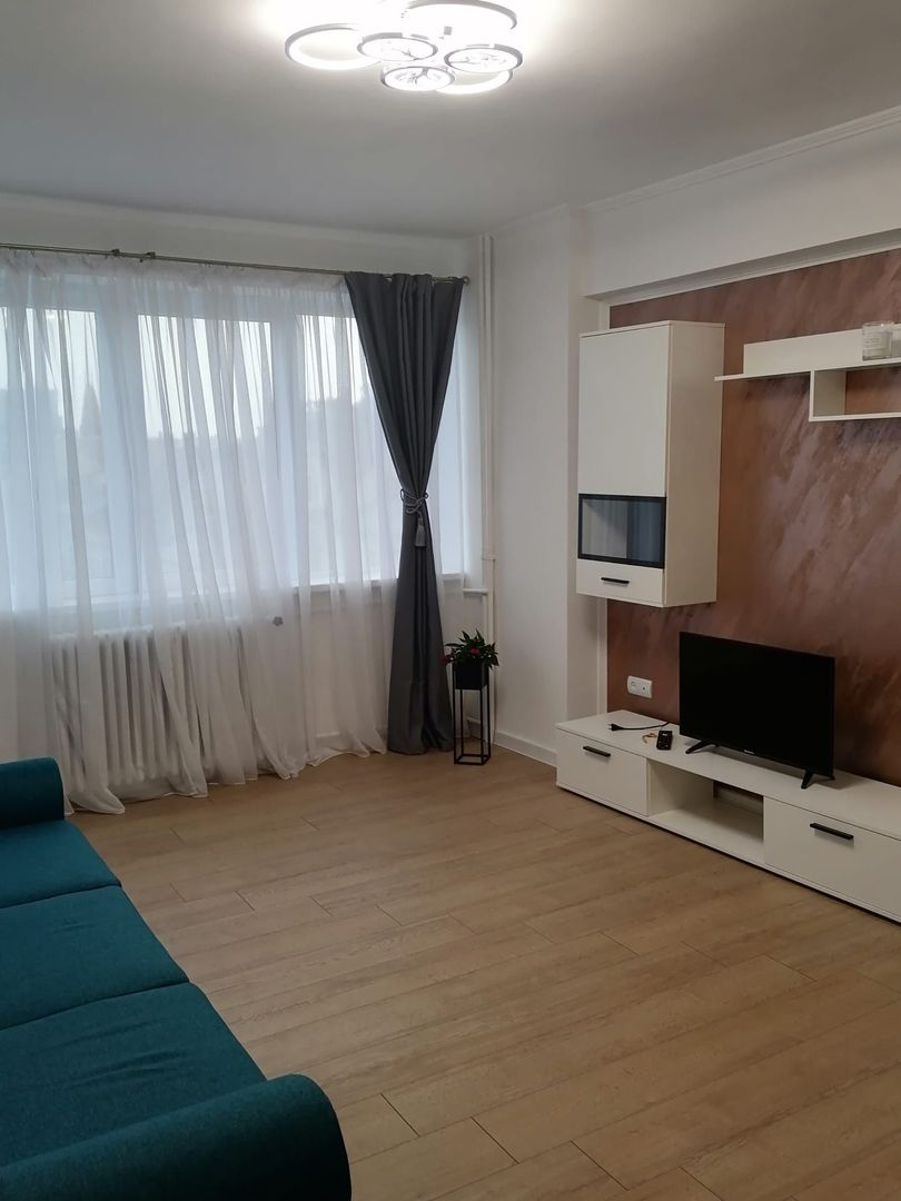 2 camere cu Parcare in Piata Mihai Viteazu - Poză 1