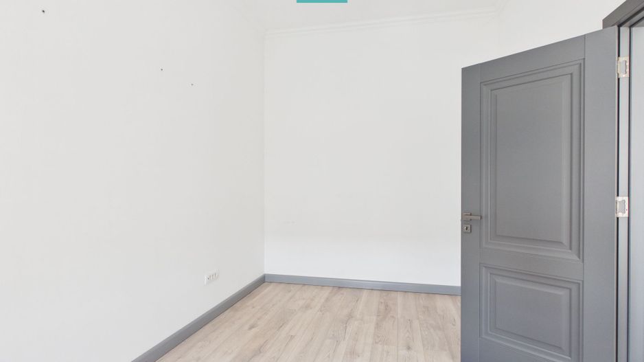 Spațiu central Jiga – birou sau locuință - Poză 7