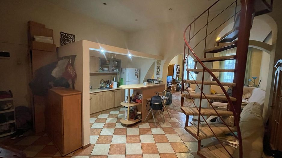 Apartament ultracentral, str V. Alecsandri, 110 mp utili. 174 900 E - Poză 2