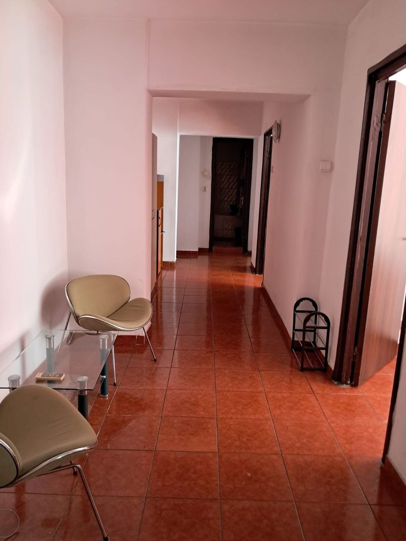De inchiriat apartament 3 camere zona Gorjului/Lujeurului - Poză 8