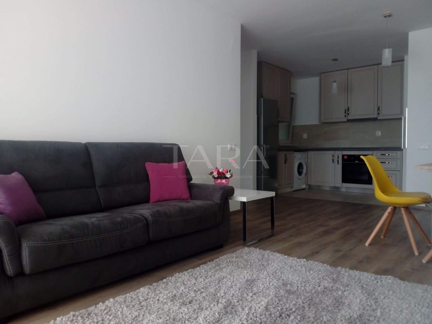 Apartament cu 2 camere, mobilat și utilat, zona Grand Hill Residence. - Poză 1