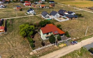 Casă nouă, spațioasă, în cartierul rezidențial din Curtici - Poză 3