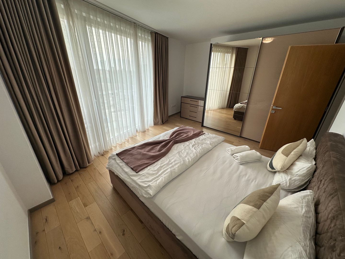 Apartament bloc nou 3 camere - parcare subterana - Poză 19