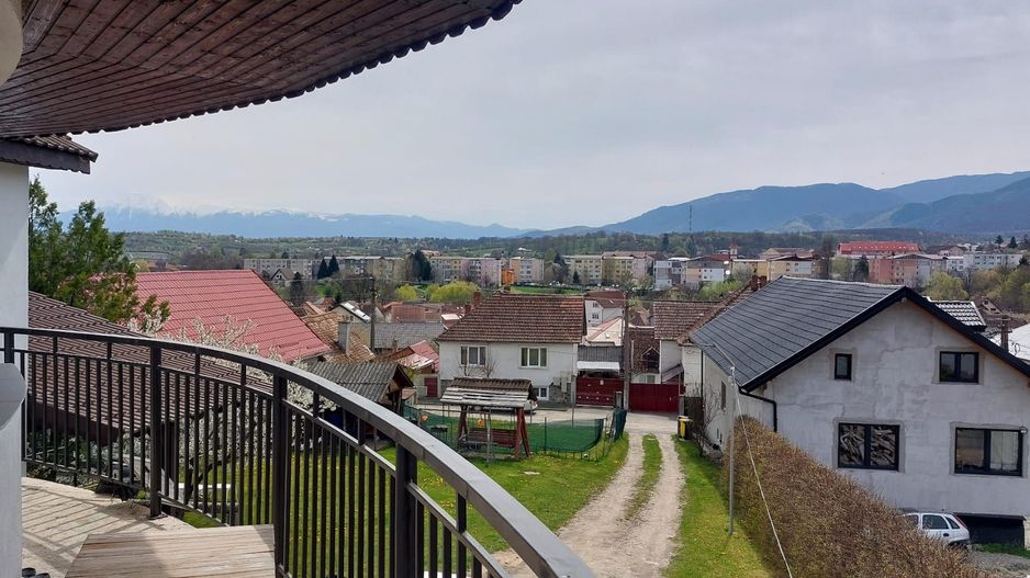 Casa solara si spatioasa, curte 700 mp - Cisnadie - Sibiu - Poză 12