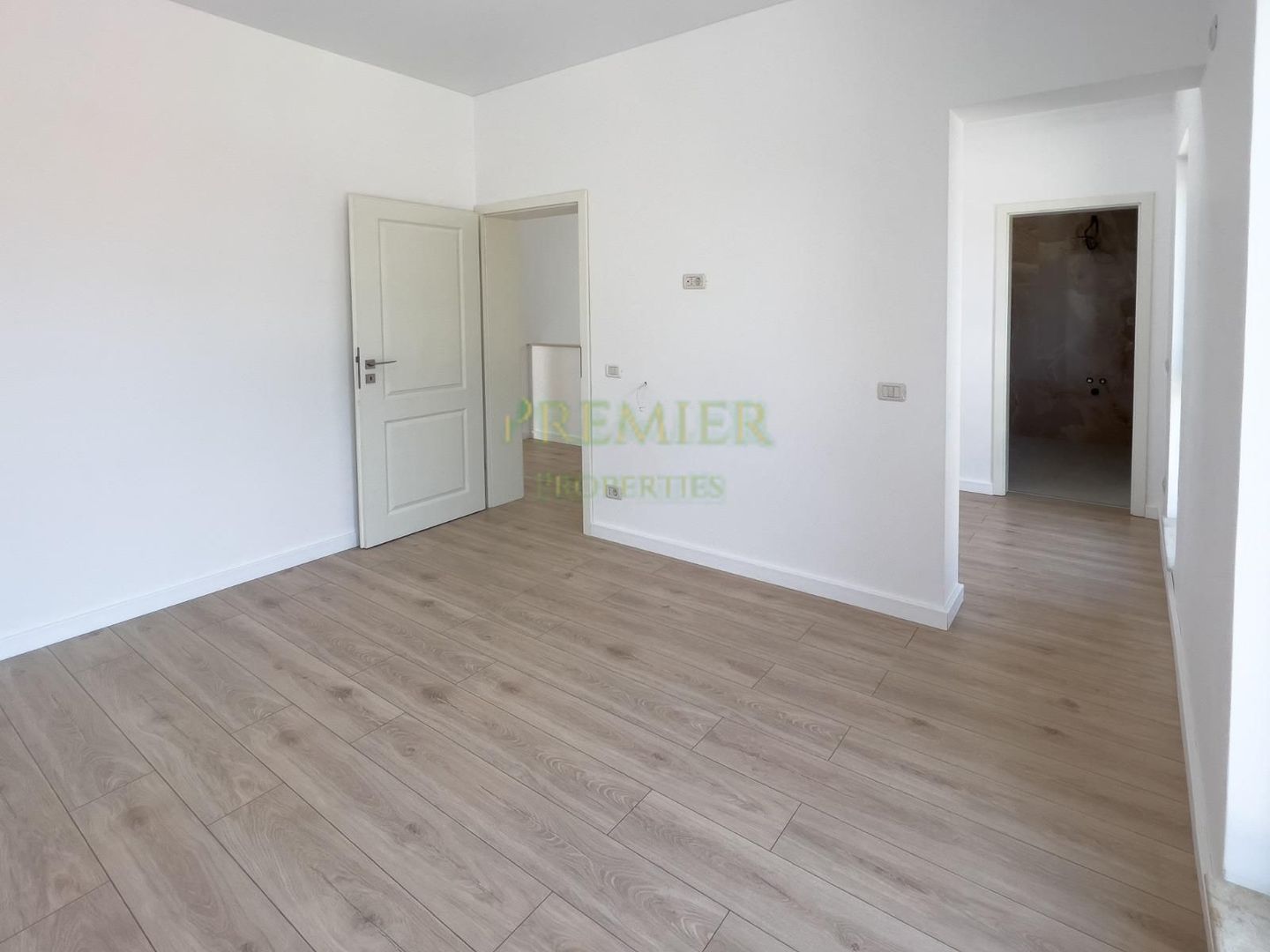 Casă individuală Pipera–Tunari | Finisaje de lux | Șemineu autentic | 4 camere - Poză 10