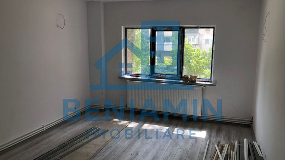 Apartament 4 camere decomandat centrala 83mp renovat etaj 1 Craiovita - Poză 1