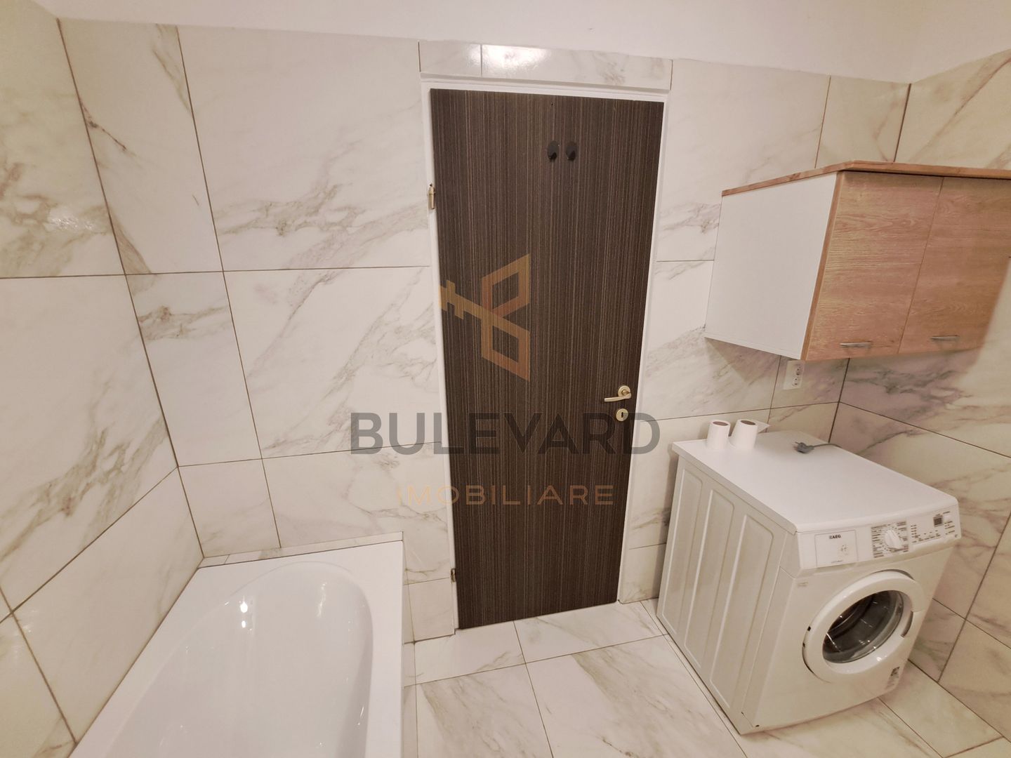 Apartament 3 camere, 2 bai, parcare, zona Metro! - Poză 11