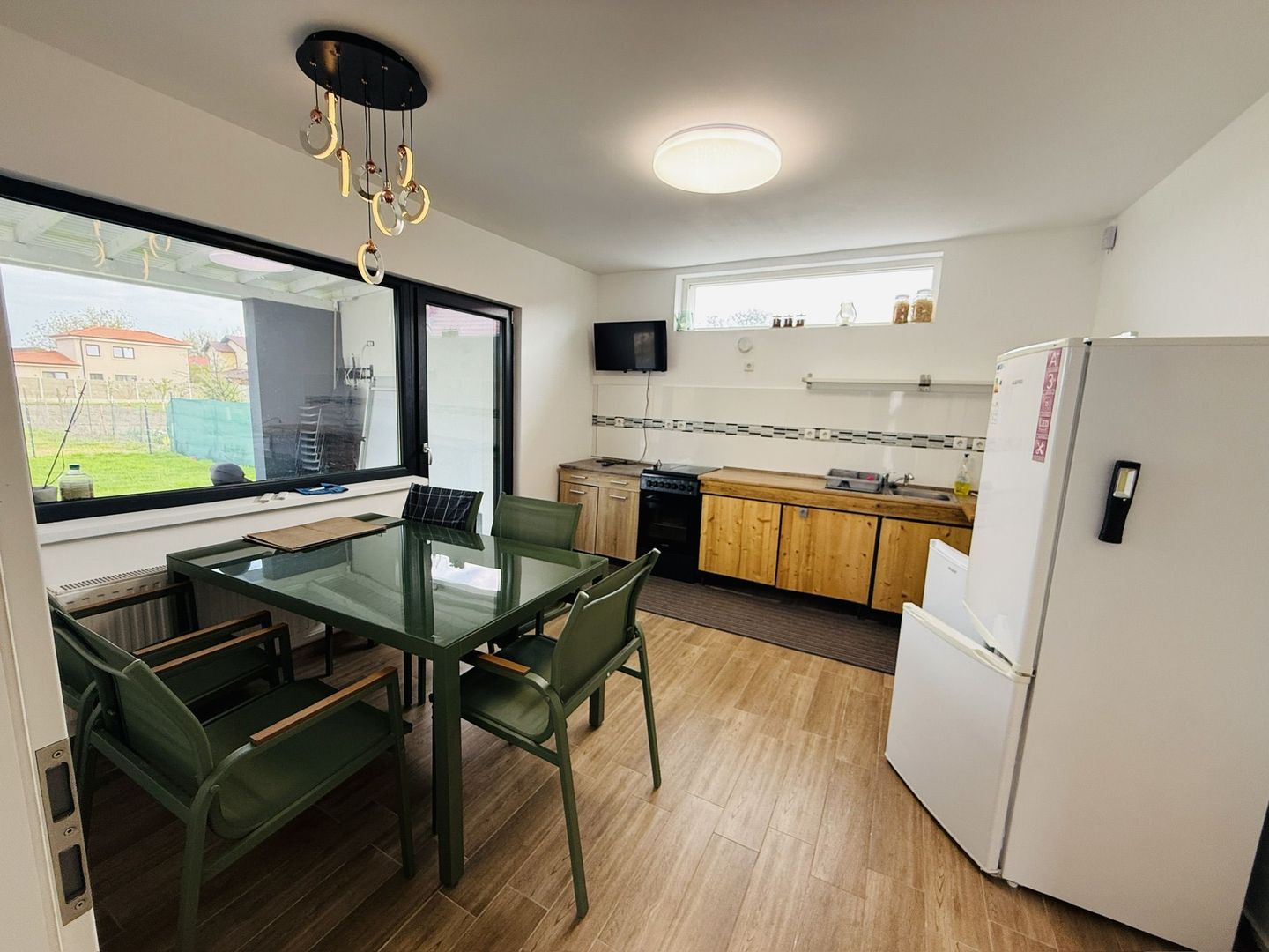 Giroc Central | Casă renovată complet | 4 camere | 2 bai - Poză 14