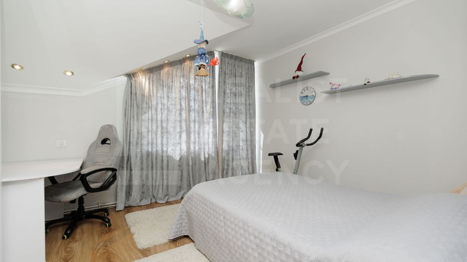 Chirie, apartament, 4 camere, str. Bucureşti, Centru - Poză 9