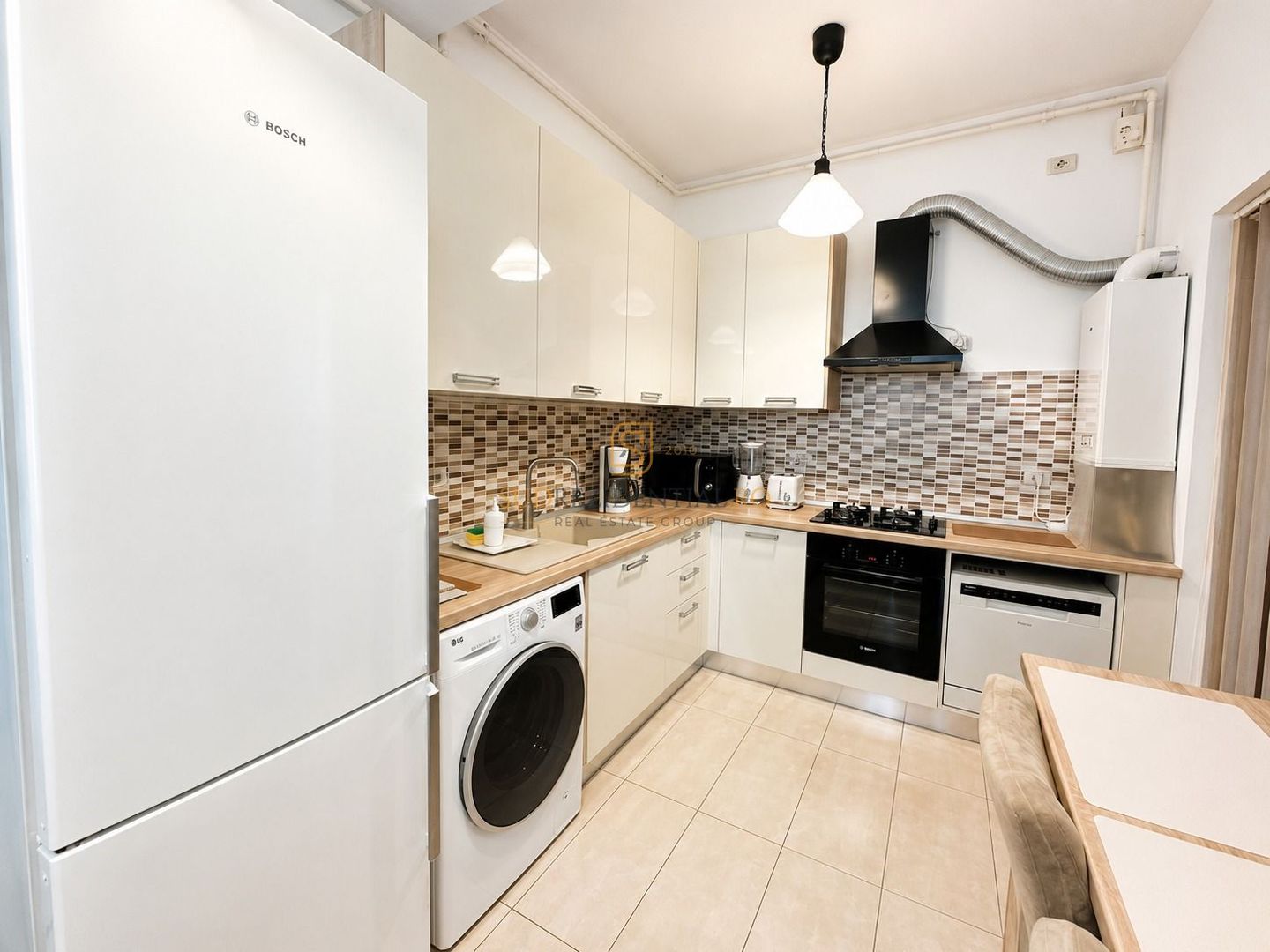 Închiriere vilă P+1, 4 camere, 102 mp utili, pet friendly - Poză 9