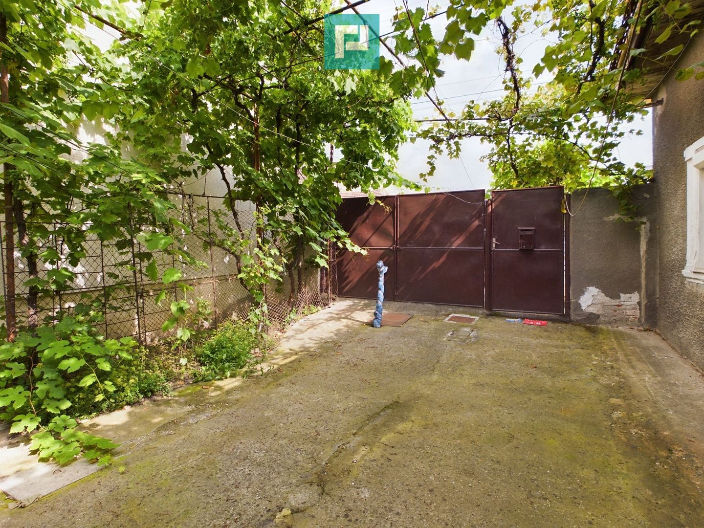 Casă cu 3 camere de vânzare în Bujac - Poză 11