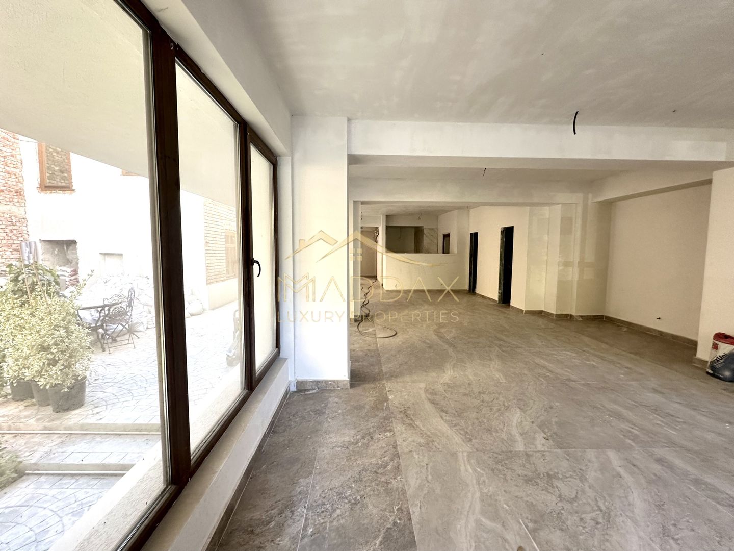 Spațiu comercial de lux pe Bulevardul Aviatorilor – 94 mp utili + terasa (135mp) - Poză 3