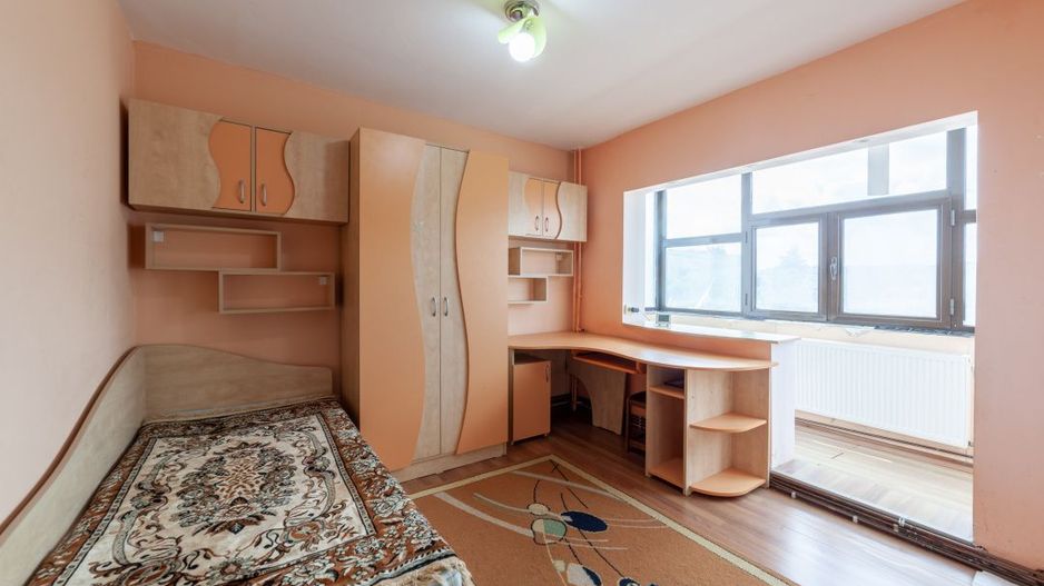 APARTAMENT DECOMANDAT - TRIVALE - ETAJ INTERMEDIAR - Poză 2