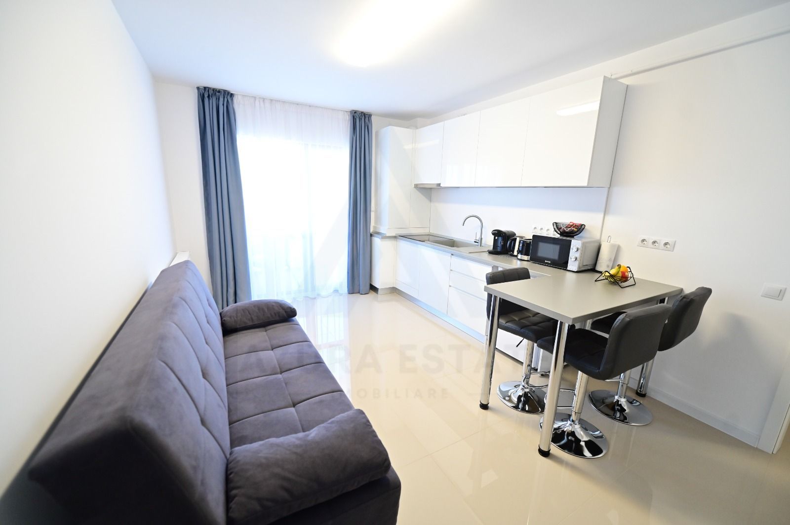 Apartament modern 3 camere 76 mp etaj 4/8 lift zona Doamna Stanca - Poză 2