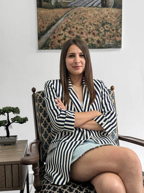 
    Raluca - Agent Junior