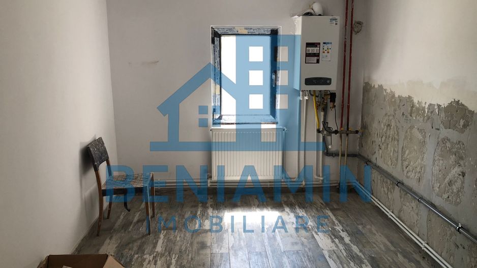 Apartament 4 camere decomandat centrala 83mp renovat etaj 1 Craiovita - Poză 2