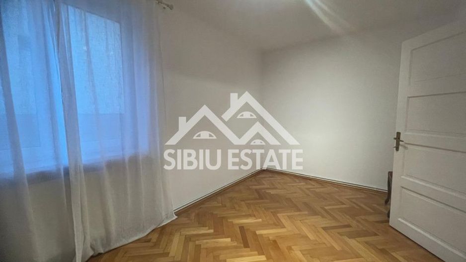 Apartament de vanzare cu 3 camere, balcon, etaj 1 -Zona Calea Dumbravii - Poză 10
