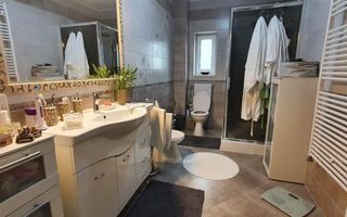 Casa 10 camere, 1000 mp teren, la asfalt, Barabant - Poză 10