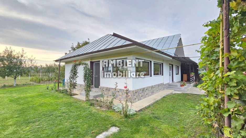 CASA individuală,  teren 2.500 mp, zona Muntenii de Jos; - Poză 1