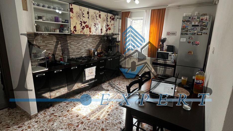 Apartament renovat cu 2 camere de vânzare in Sebeș - Poză 3