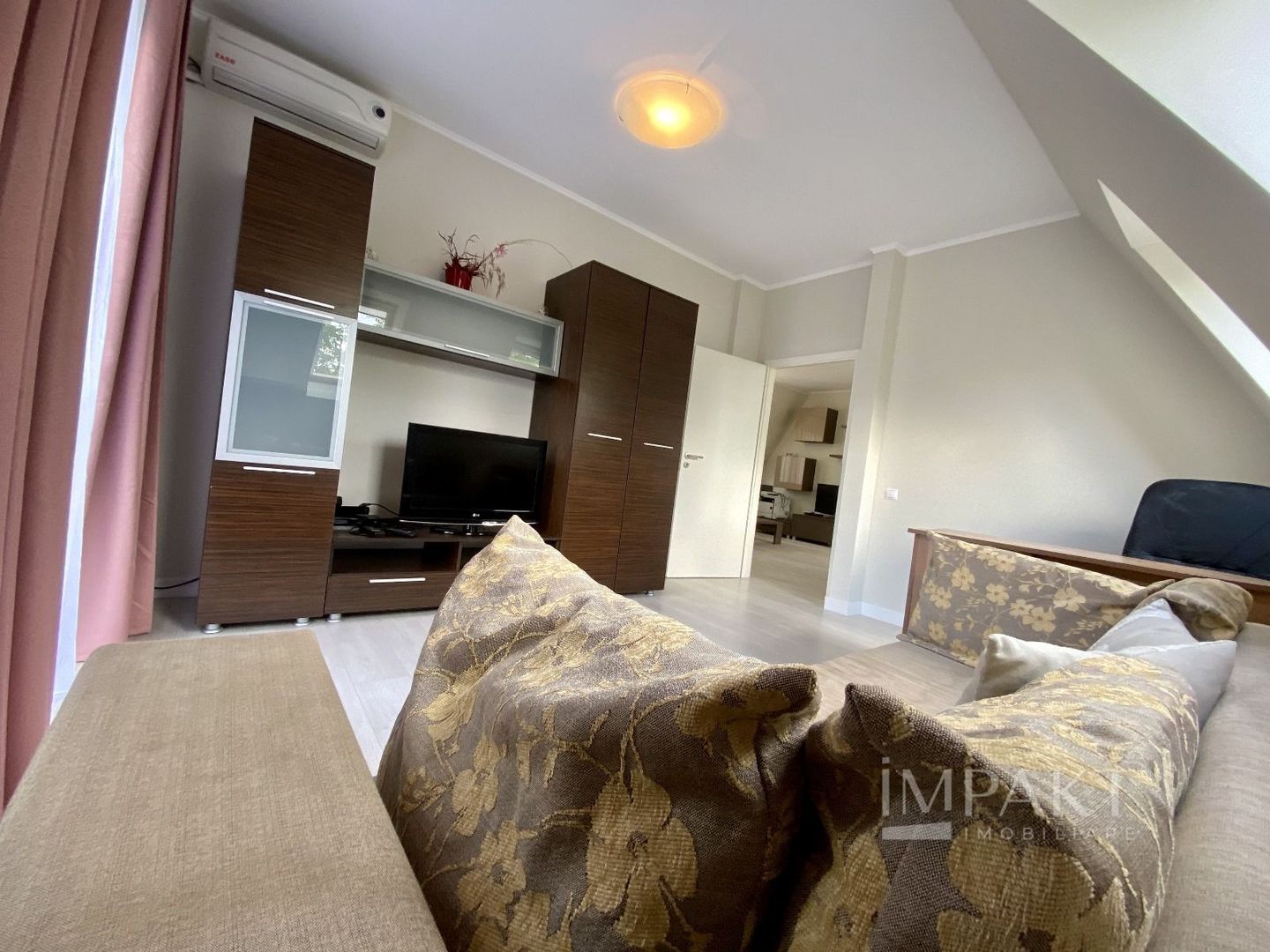 Apartament in vila pe 2 etaje, 175 mp, cartierul Andrei Muresanu/ Parcul Engels - Poză 11