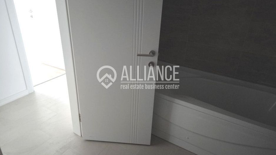 Inel 2/Primo(cod04)-3 camere decomandate 2 bai bloc nou - Poză 6