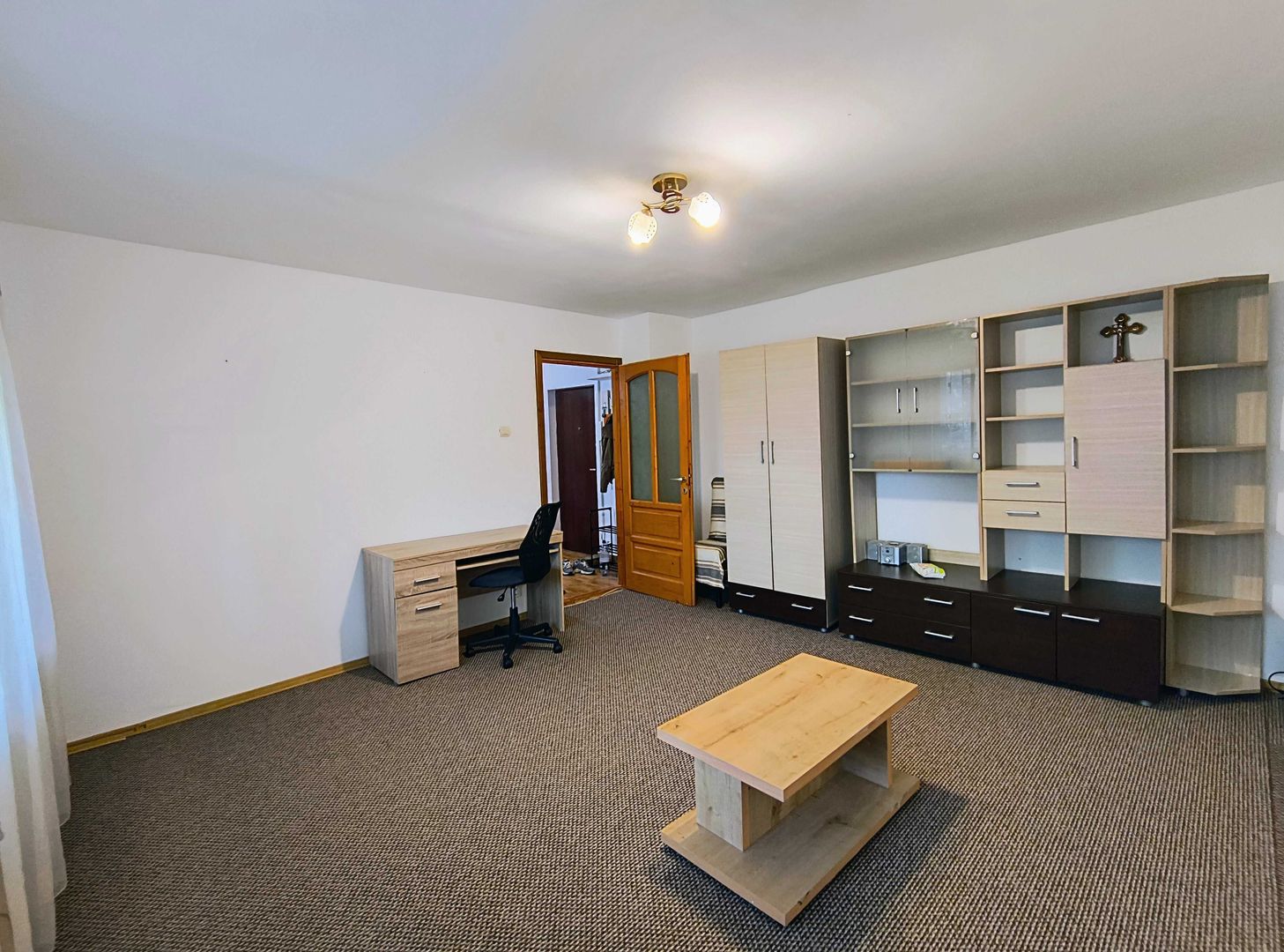 Proprietar, inchiriez pe termen lung Apartament 2 camere | Zona Lunei - Poză 1