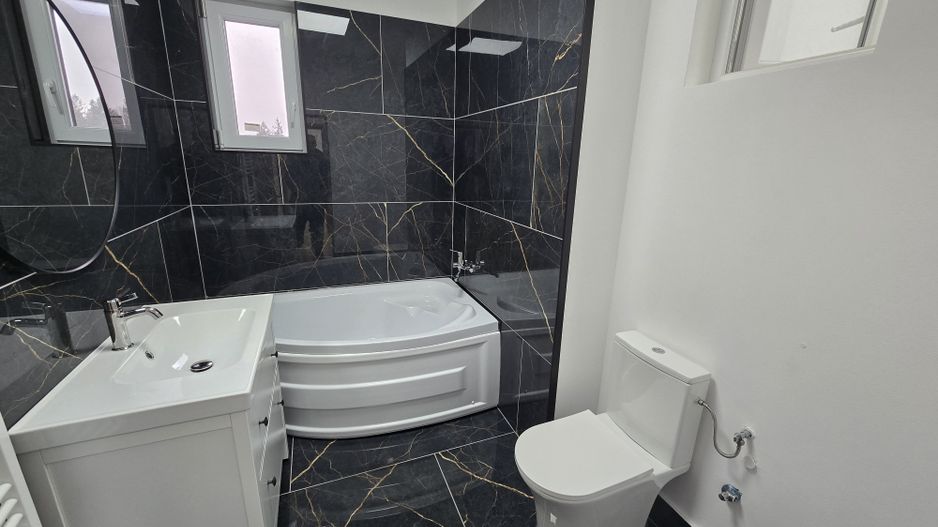 Apartament 3 camere,2 terase,2 băi,95mp,zona Centrală - Poză 6