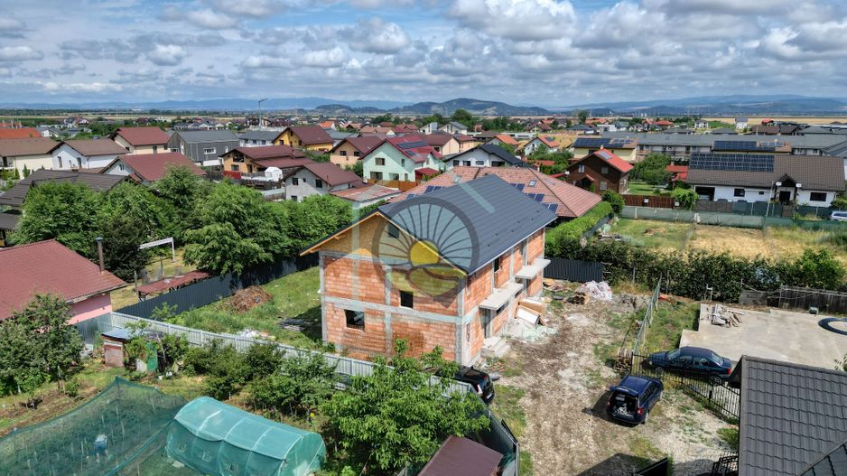 CASA  5 CAMERE IZVOR-TARLUNGENI - Poză 20