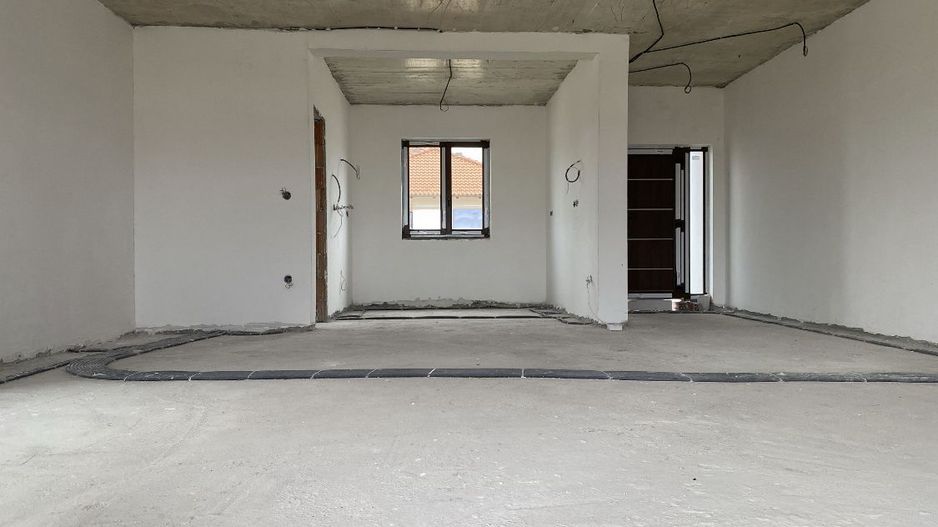 Casa semifinisata in Lazuri - Poză 3