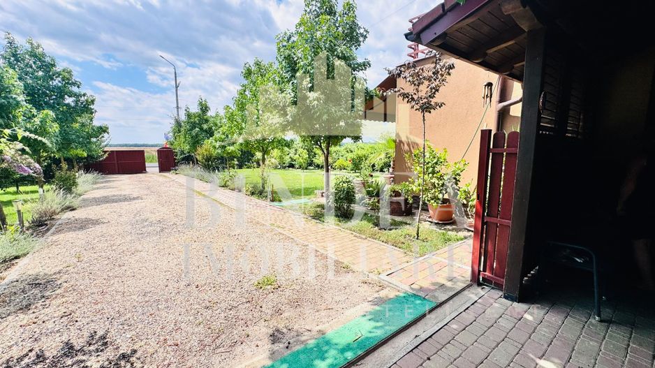 Proprietate individuala premium la intrare in Pischia - Poză 2