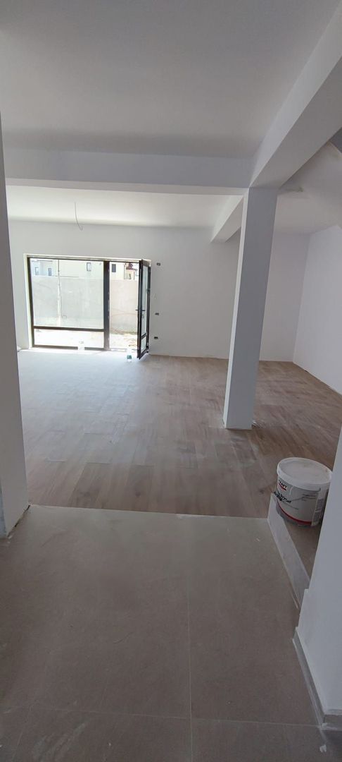 Casa..Vila cu 5 camere de vanzare.......Nord Bragadiru..... - Poză 11