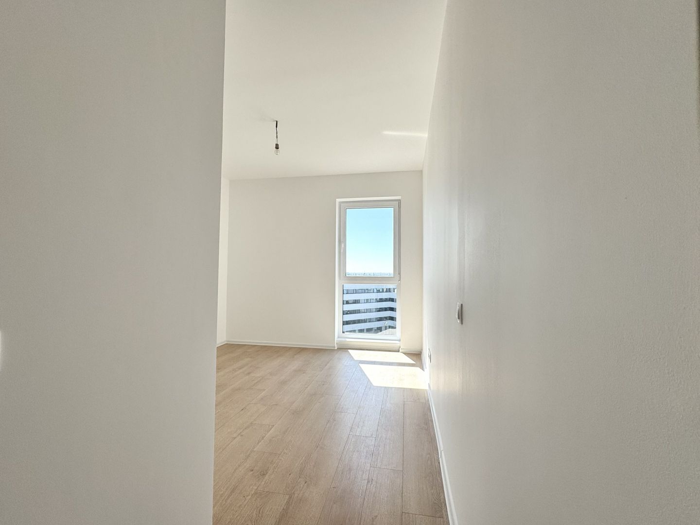 Apartament 4 camere Sector 1 Zona Mall Colosseum - Poză 3