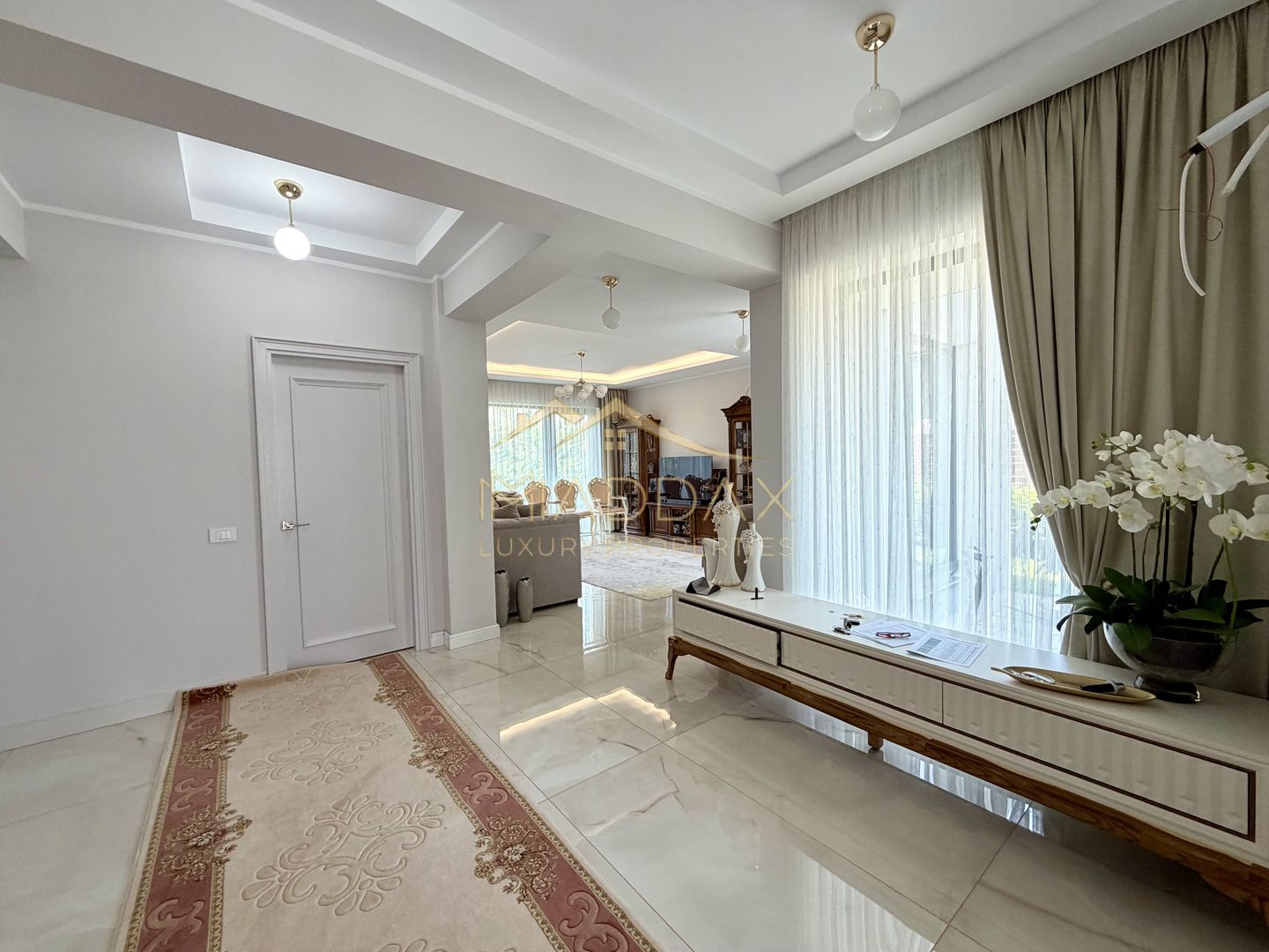Vil de tip Duplex *P+1E+M* | 176 mp utili | mobilată complet | Chitila - Poză 21