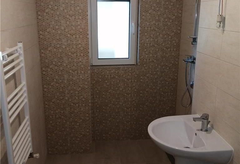 Apart Aradului  bloc nou+terasa de 10 m - Poză 5