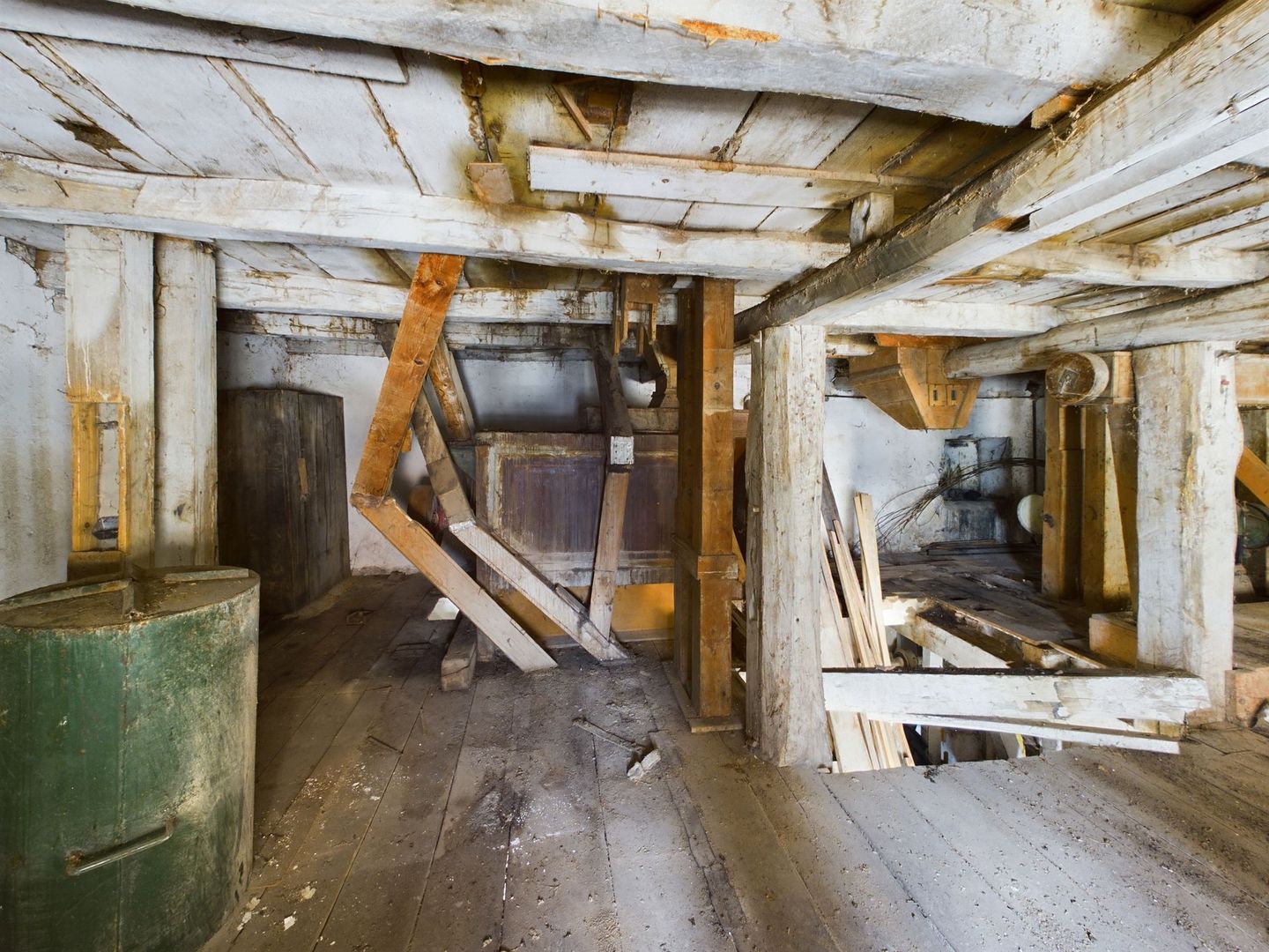 Oportunitate de investiție în orașul Sebiș - Poză 14