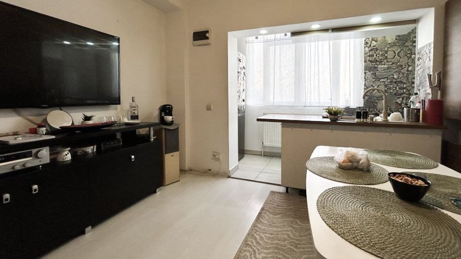 2 camere cu gradina de 35mp + parcare inclusa - Poză 3