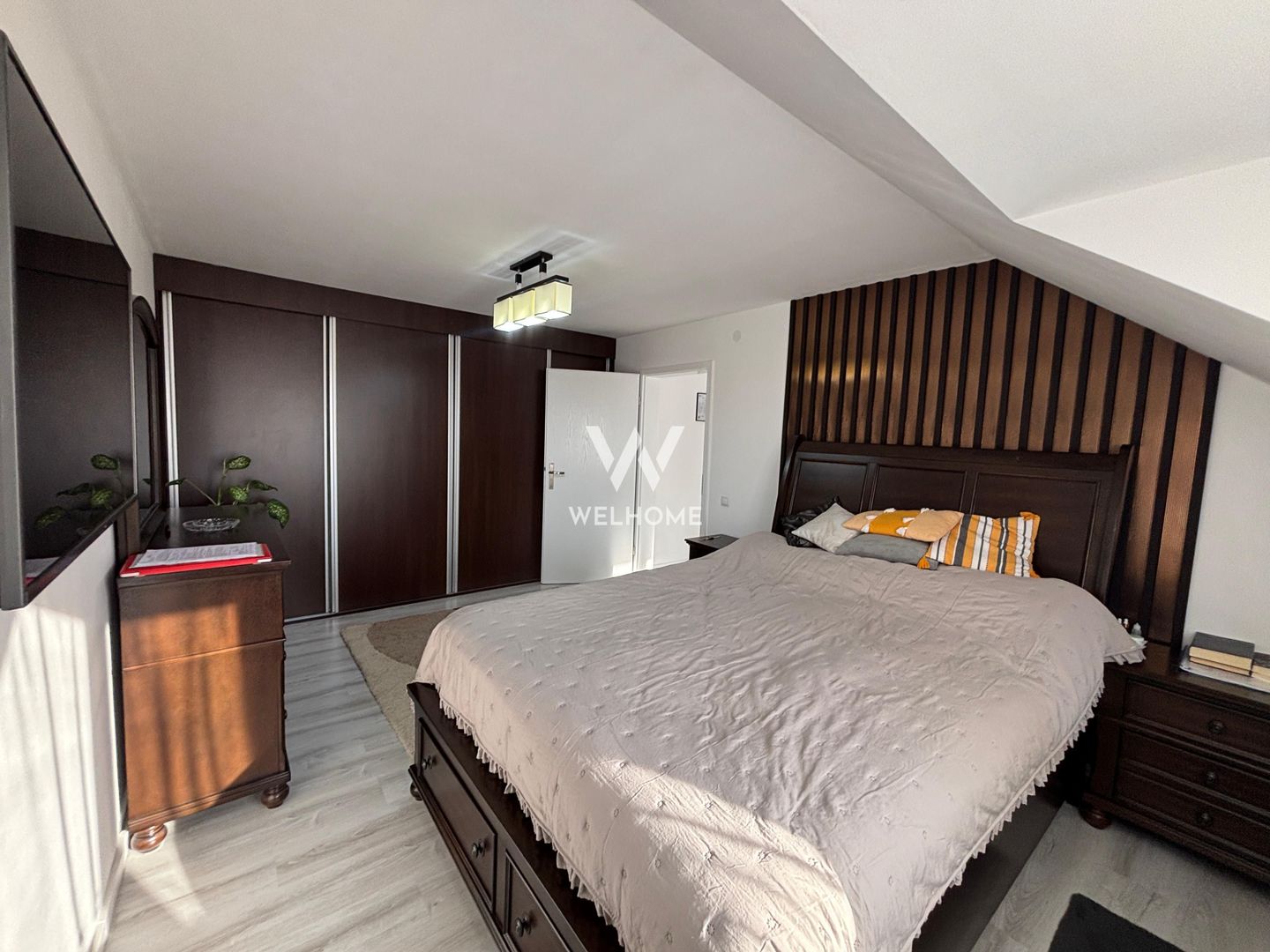 Casa INDIVIDUALA -Zona Lacul Lui Binder - Poză 7