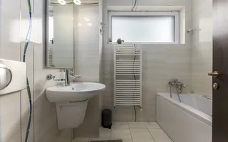 4 camere| semineu| piscina interioara | sauna | sala de sport| parcare - Poză 20
