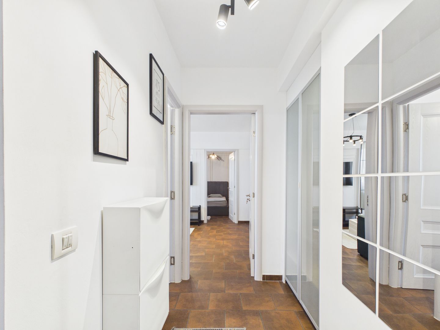 Apartament 2 camere cu loc de parcare 2 minute Metrou Tineretului - Poză 3