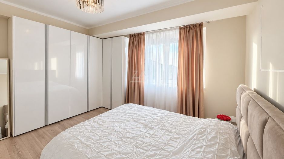 Mobilat si utilat complet. 2 bai. Asfalt. Disponibil imediat. - Poză 12