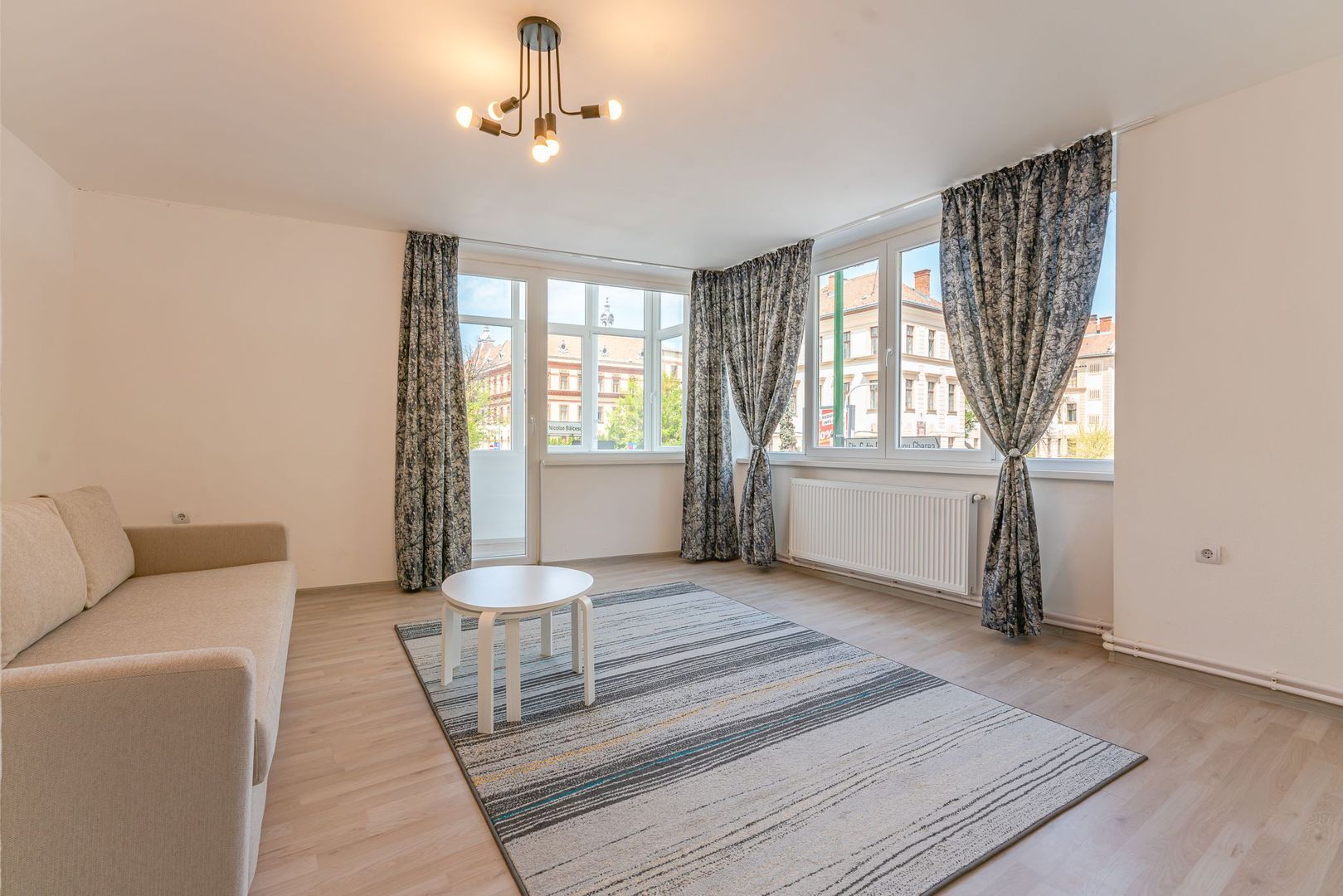 Apartament 2 camere in Centrul Istoric al Brasovului - Poză 3