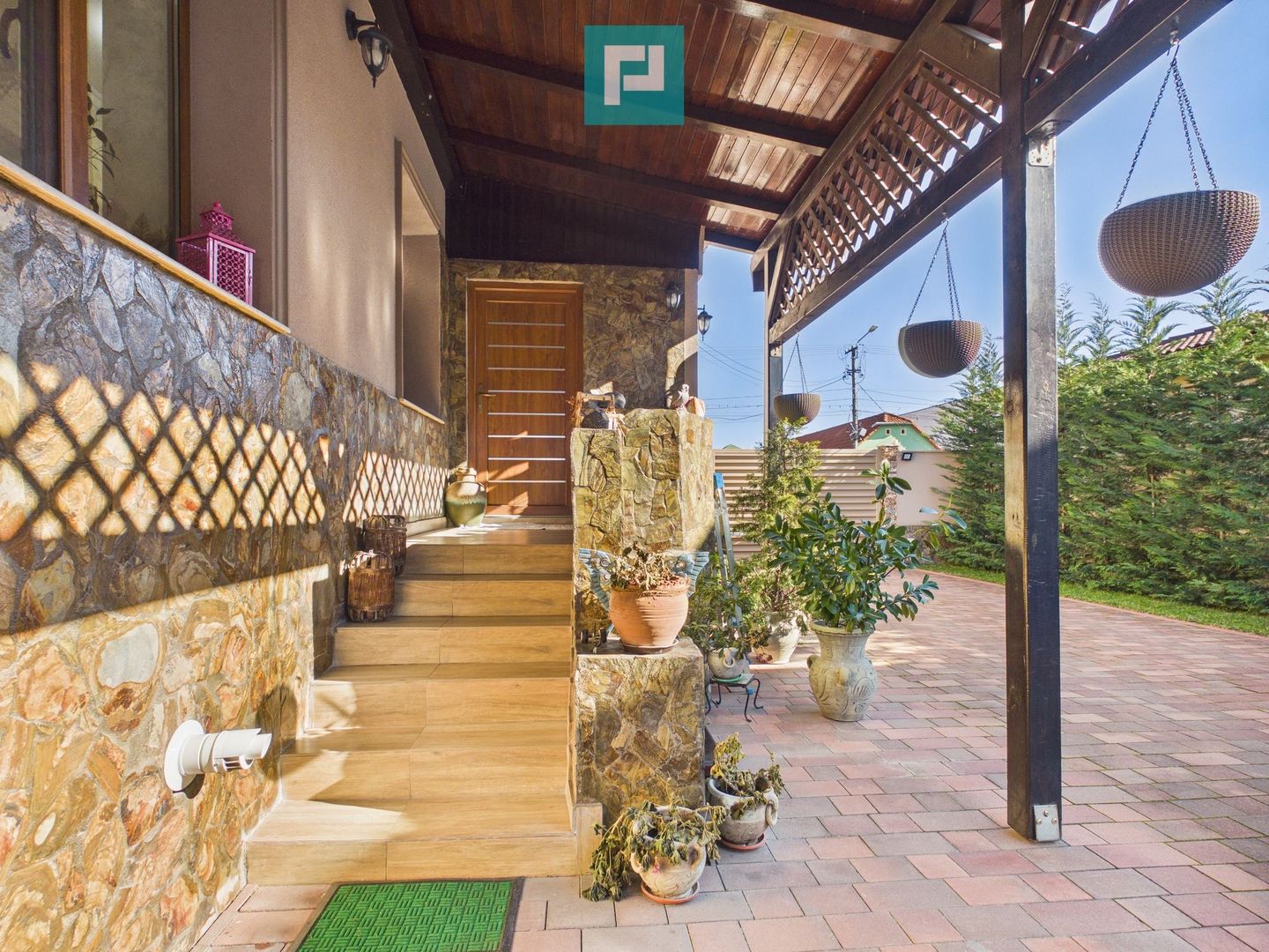 Casa cu 4 camere in Aradul Nou - Poză 3