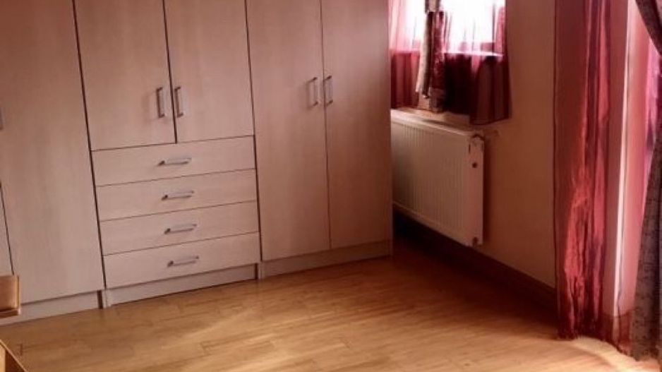 Casa de Vanzare - Poză 2